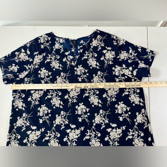 SHEIN Floral Print Navy Top , 4X - Picture 7 of 7